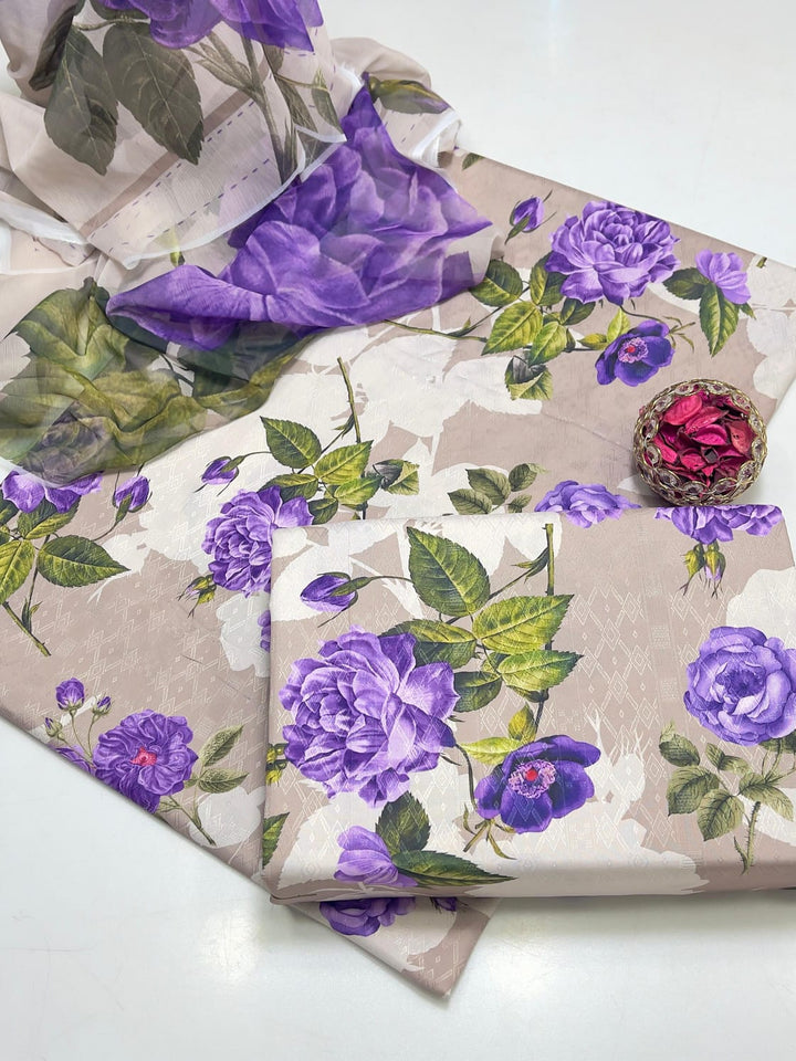 ⁠Digital printed all over design
- Monar zari Lining Dupata fabric digital print