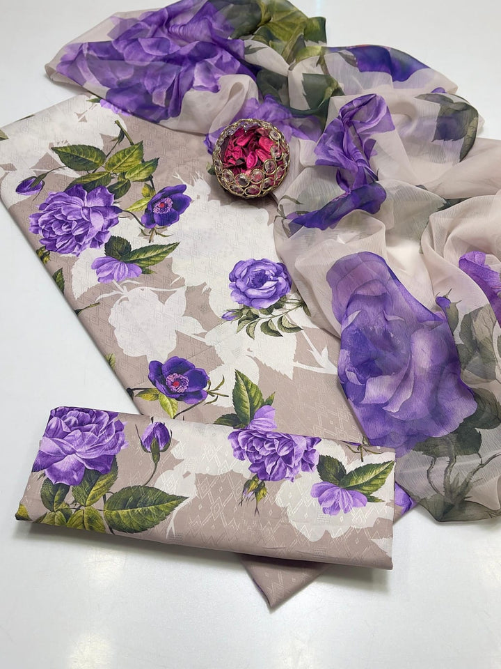 ⁠Digital printed all over design
- Monar zari Lining Dupata fabric digital print
